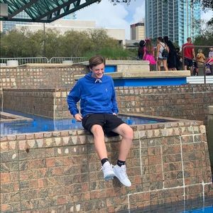 Meet your Posher, Henry